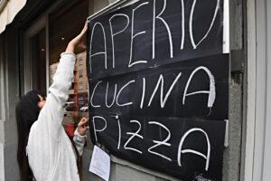 Rivolta anti chiusure. Ma sui tanti locali aperti per protesta è pioggia di multe