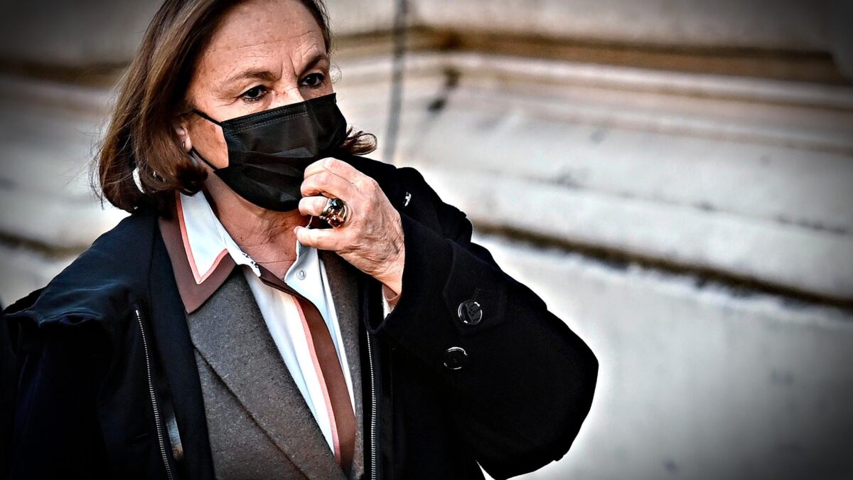 Mollate le deleghe agli 007 Conte sta pensando alla Lamorgese o Goracci