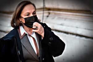 Mollate le deleghe agli 007 Conte sta pensando alla Lamorgese o Goracci