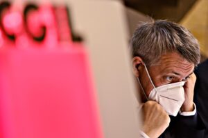 Solo ora il governo si accorge di Stellantis