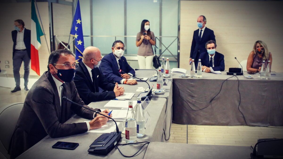 Il fustigatore delle Regioni strigliava i governatori battagliando per più divieti