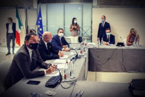 Il fustigatore delle Regioni strigliava i governatori battagliando per più divieti