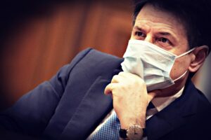 Conte punta al terzo giro di valzer. Oggi lascia, ma per tornare in sella