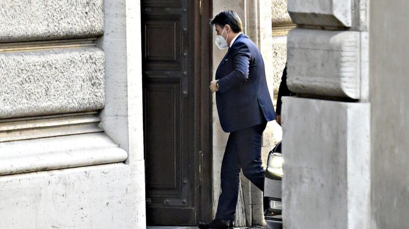 Dem e Leu non mollano l’avvocato ma la loro solidarietà ora sa di resa