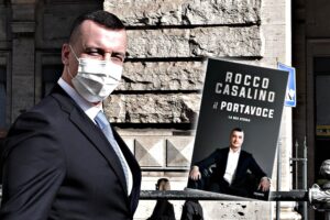 Stop alle rotative: ritirato il libro di Casalino