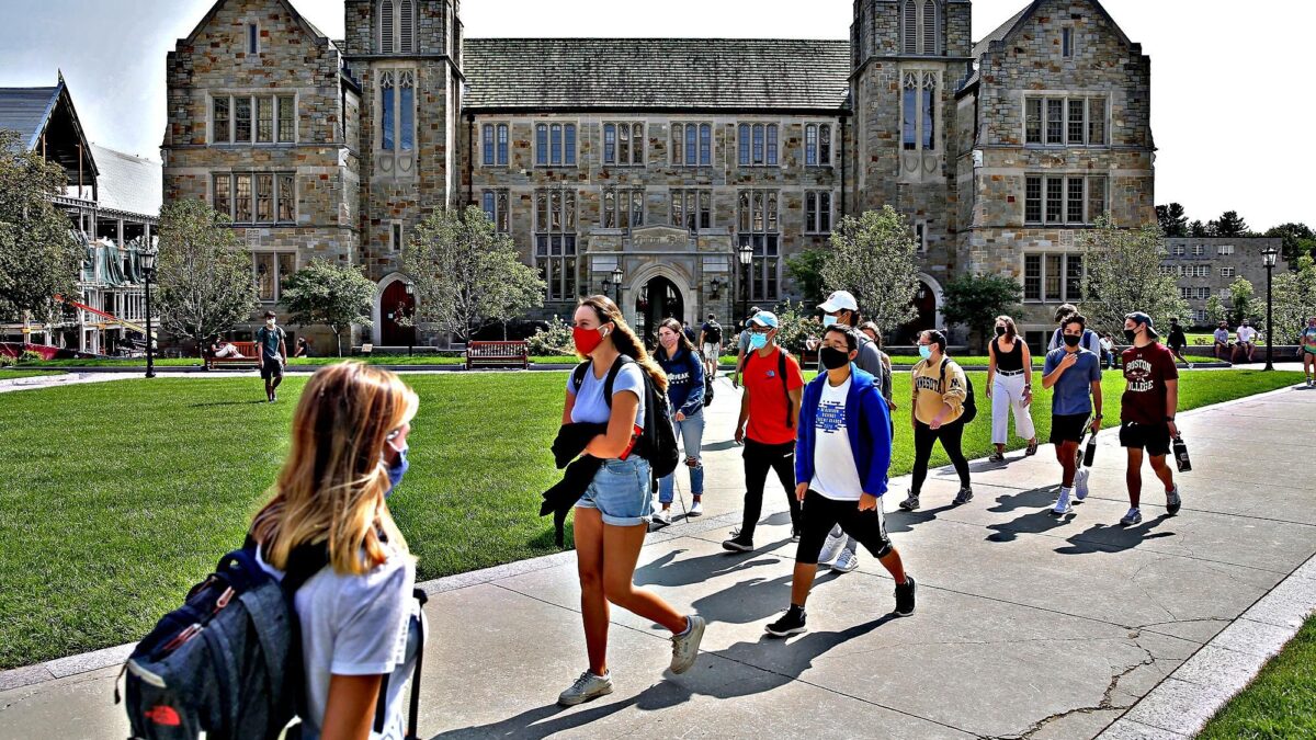 Negli Usa più contagi con le scuole chiuse