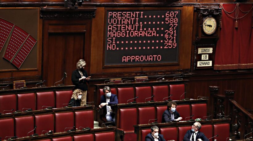 Da reddito zero a 98.000 euro. Il grillino vota col portafogli