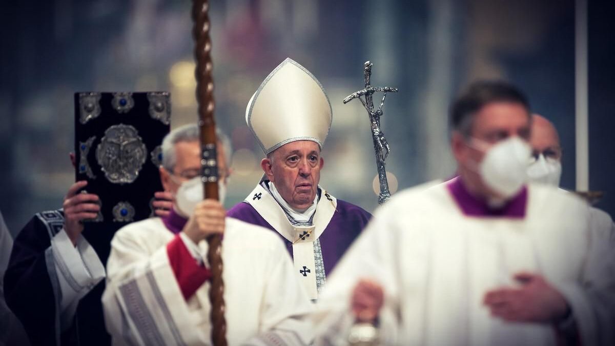 In Vaticano la profilassi è un dogma: se non ci credi rischi il posto di lavoro