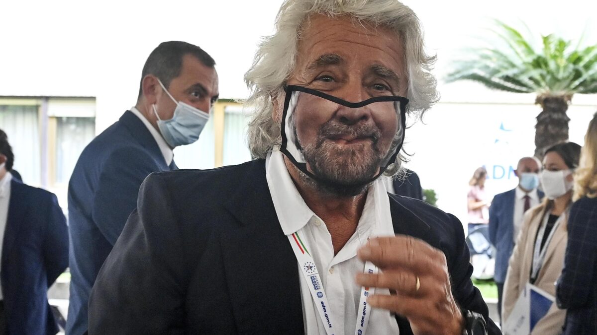 Il M5s mercanteggia per non implodere. Si parla di ministeri per Dibba e Giuseppi