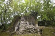 La Terra è un orologio nei parchi delle statue