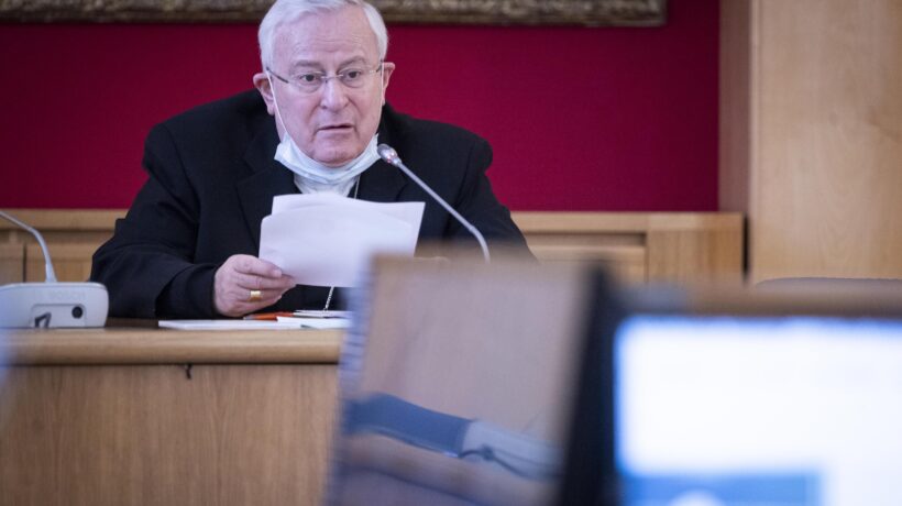«Famiglia Cristiana» contro Mr Bce. Il gesuita laico divide il Vaticano
