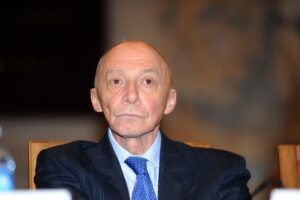 Corso CNF dedicato a LGBTQI+: «Con il prof. Alpa ora ‘indottrinano’ anche i professionisti forensi»