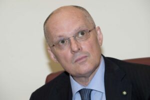Ricciardi vuole il lockdown totale anti Salvini