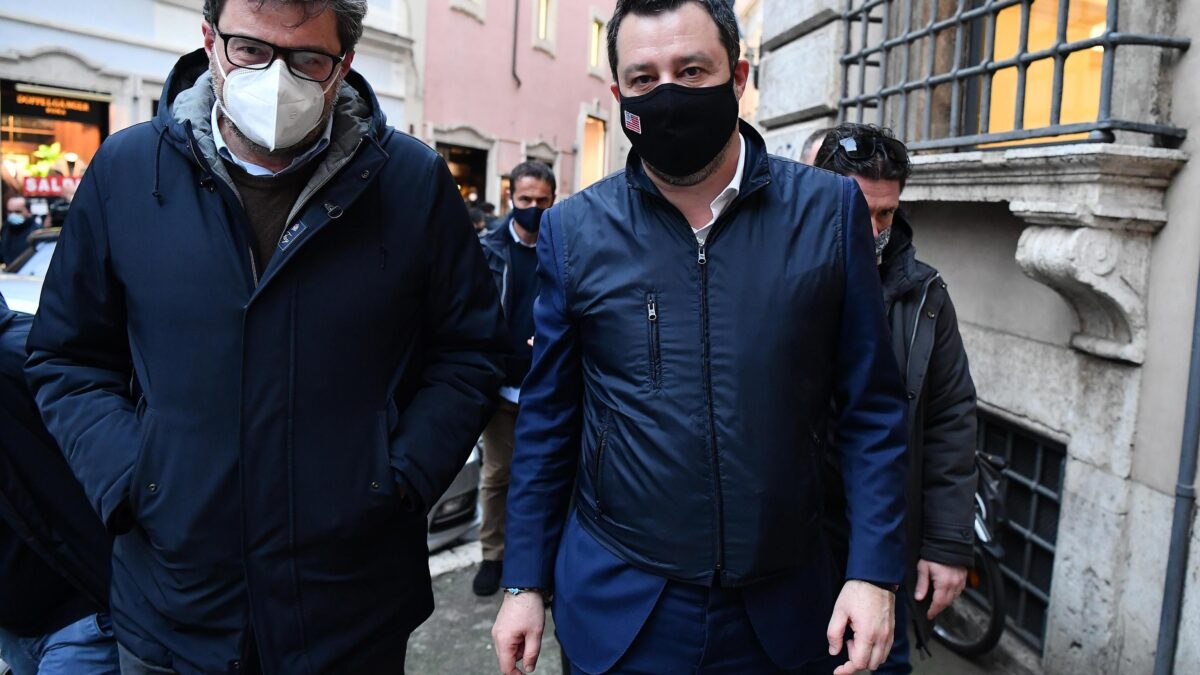 Dal «Wsj» gli elogi al leader leghista. «Sbagliato tenerlo fuori dal potere»