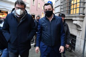 Dal «Wsj» gli elogi al leader leghista. «Sbagliato tenerlo fuori dal potere»