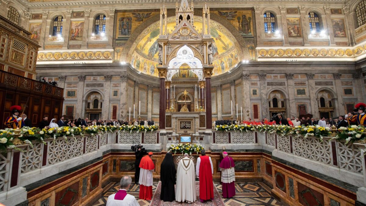 I cristiani devono anche combattere e non cedere alle sirene del mondo
