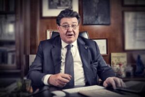 L’incarico con Delrio del mediatore d’oro grazie al curriculum con la laurea fasulla