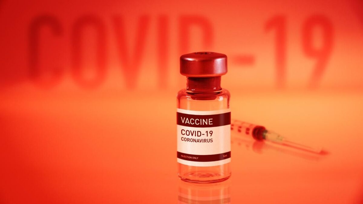 Caserme, parcheggi e fabbriche. Tutto pronto, meno che i vaccini