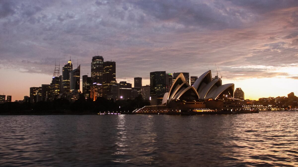 Il ricatto di Facebook all’Australia. News bloccate contro la Web tax