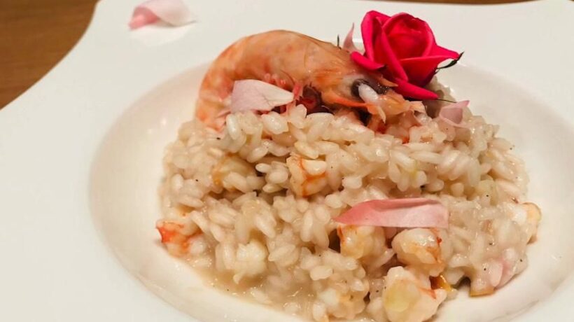 Cuciniamo insieme: risotto alle rose con spumante e mazzancolle