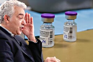 Pfizer spinge sulle consegne ma nel piano di Arcuri mancano le fasce di priorità