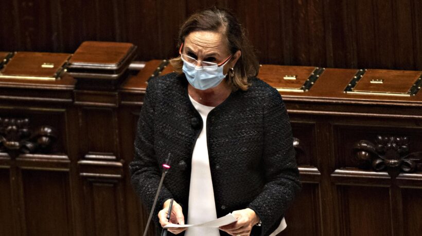 Se l’obiettivo sono le larghe intese va decisa una linea sui migranti
