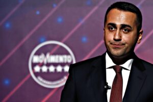 L’ombra di Rousseau e il terrore della base minacciano le nozze tra M5s e il banchiere