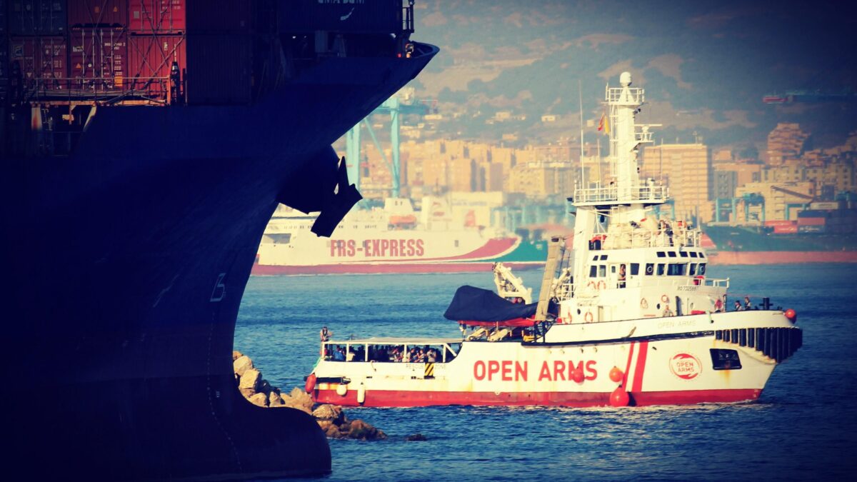 Le Ong fanno quello che vogliono: 146 africani scaricati in Sicilia