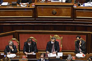 Il Draghi politico da Cavour a Keynes. Cantieri e lavoro senza Greta e sussidi