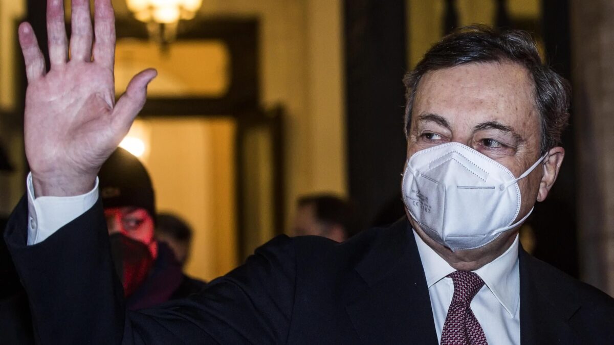 Draghi incassa il sì della Camera. I grillini perdono altri 15 pezzi
