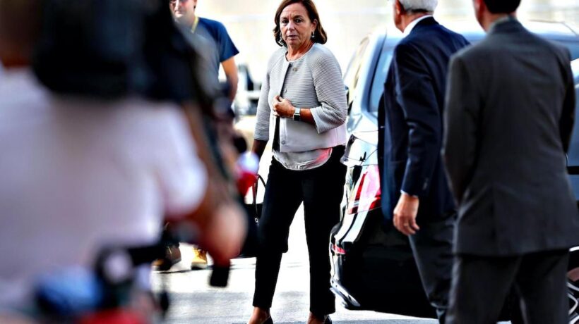 Lamorgese e Di Maio: «Anche Conte sequestrava i migranti»