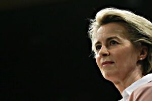 La von der Leyen spara su Londra per occultare il fiasco di Bruxelles