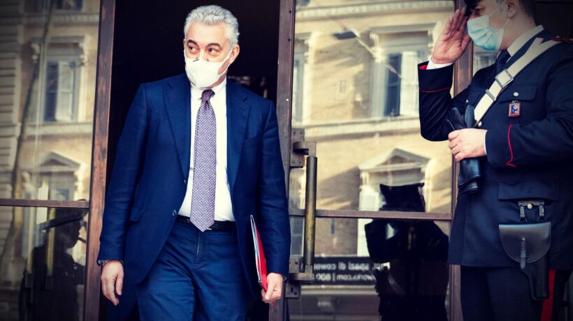 «Arcuri era agitato, parlò con Benotti. Carte a posto in vista dell’inchiesta»