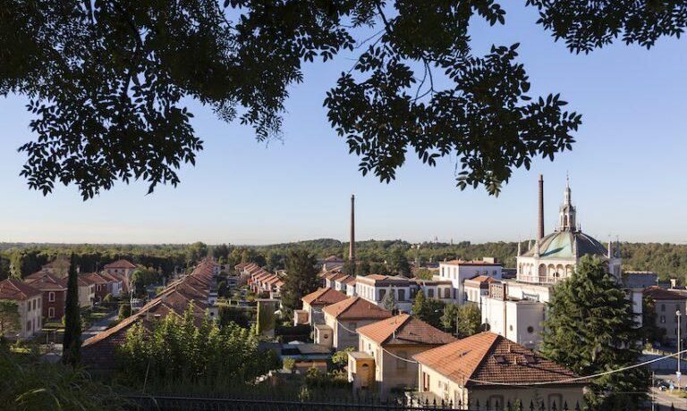 Crespi d'Adda (Associazione Crespi d'Adda - www.crespidadda.it )