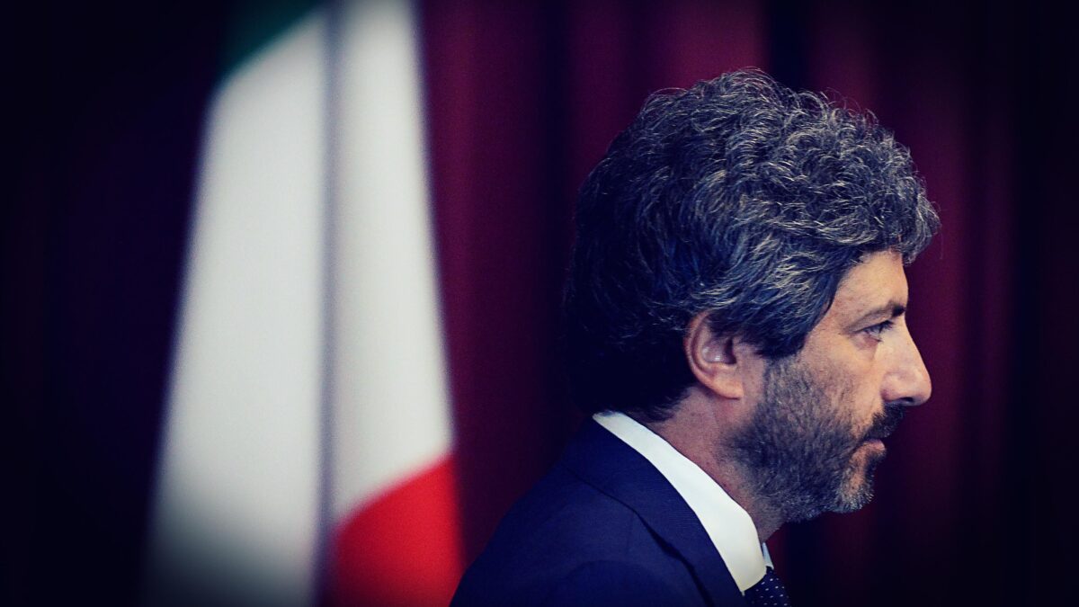 La resa di Fico sulle mascherine cinesi