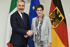 L’Italia prova a riprendersi la Libia con la sponda tedesco-americana