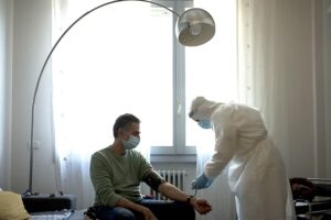 Il Covid si guarisce a casa, se preso in tempo
