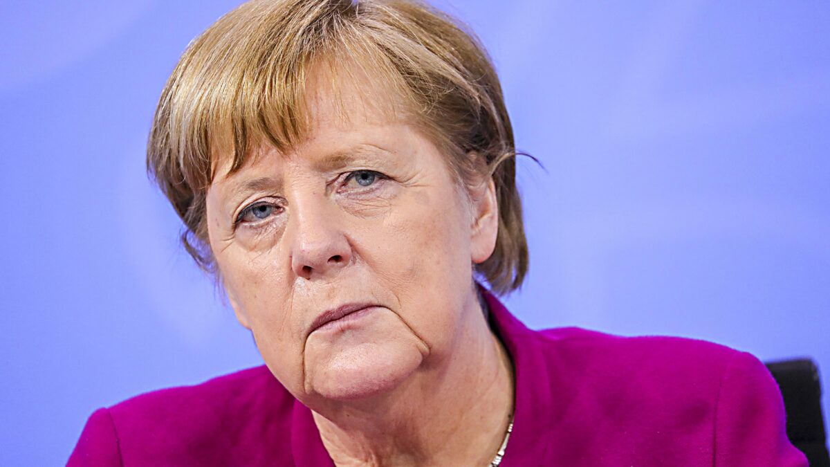 Gli scienziati? Foglie di fico. Comanda la Merkel. E ci rovina
