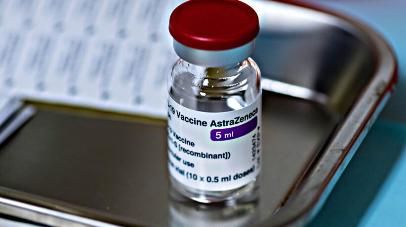 Berlino all’assalto di Astrazeneca. E l’Europa blocca il vaccino inglese