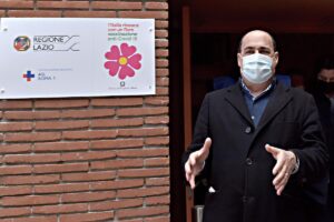 Pronta l’autorizzazione a Reithera. Ma non c’è il farmaco da produrre