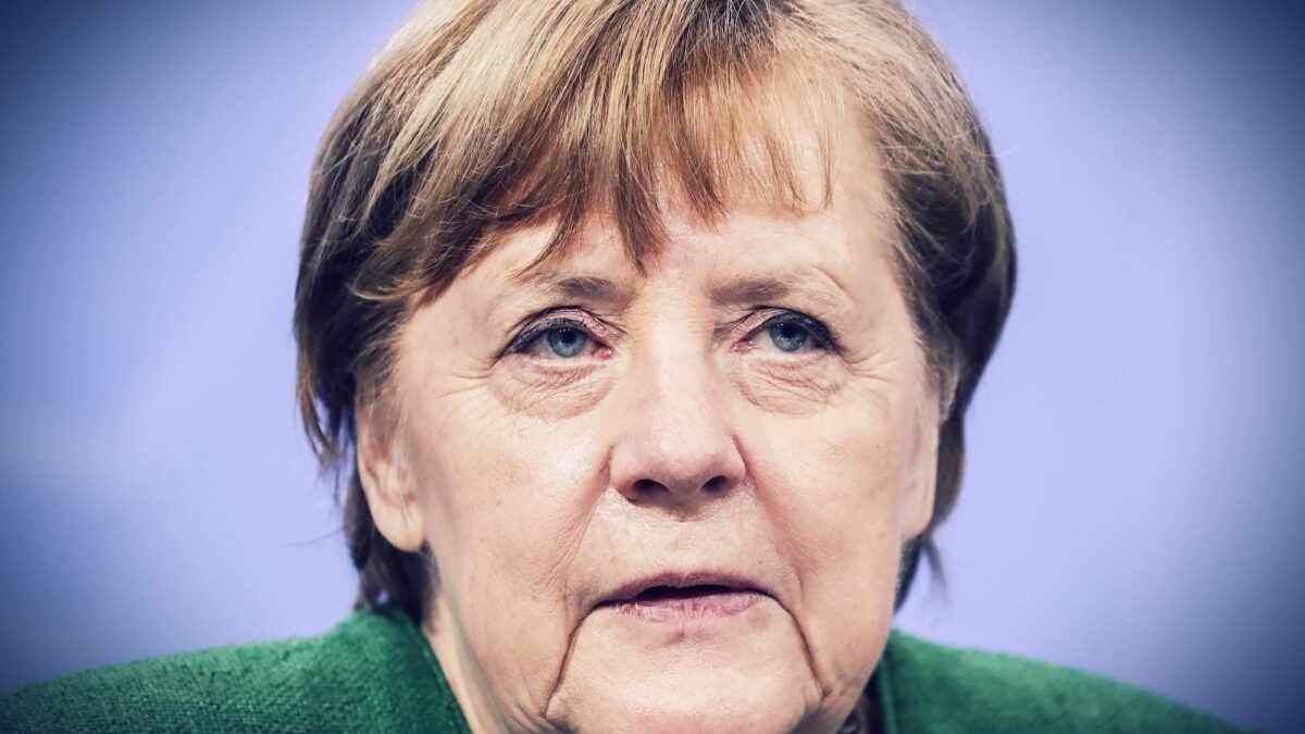 La Merkel fa il lockdown «politico» alla Conte