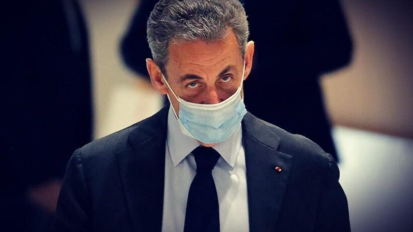 Tre anni a Sarkozy per corruzione. L’amaro destino di chi derise il Cav
