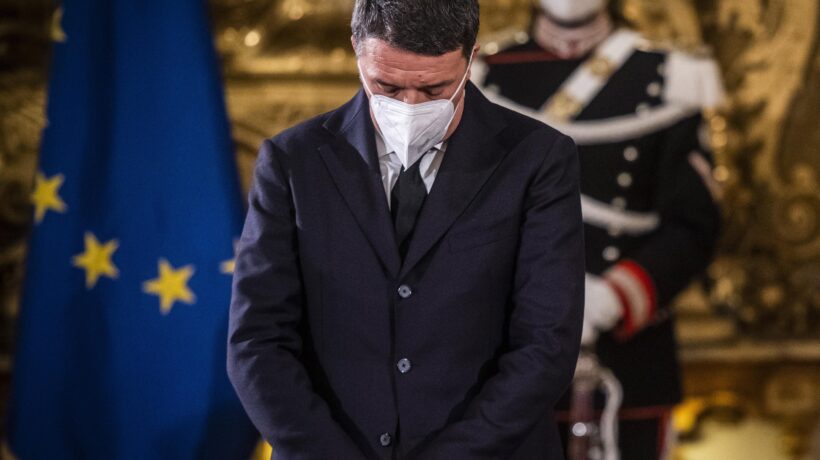 Renzi d’Arabia continua la fuga e ora trucca le carte sui pm