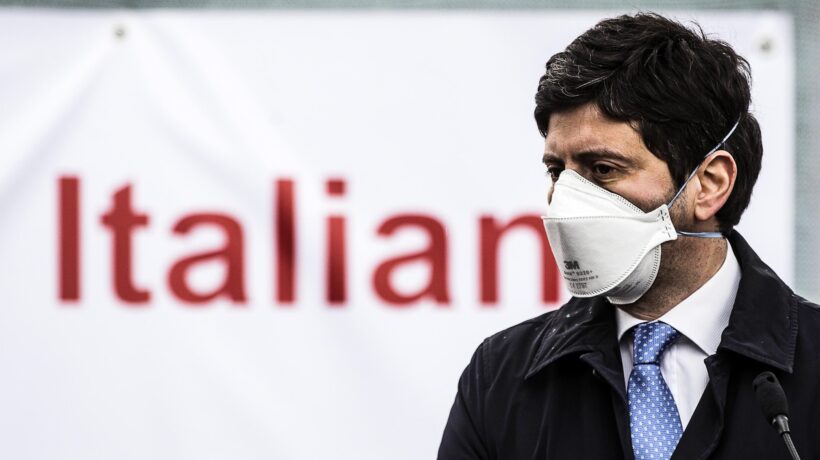 I giochi di poltrone di Speranza dietro il pasticcio Astrazeneca