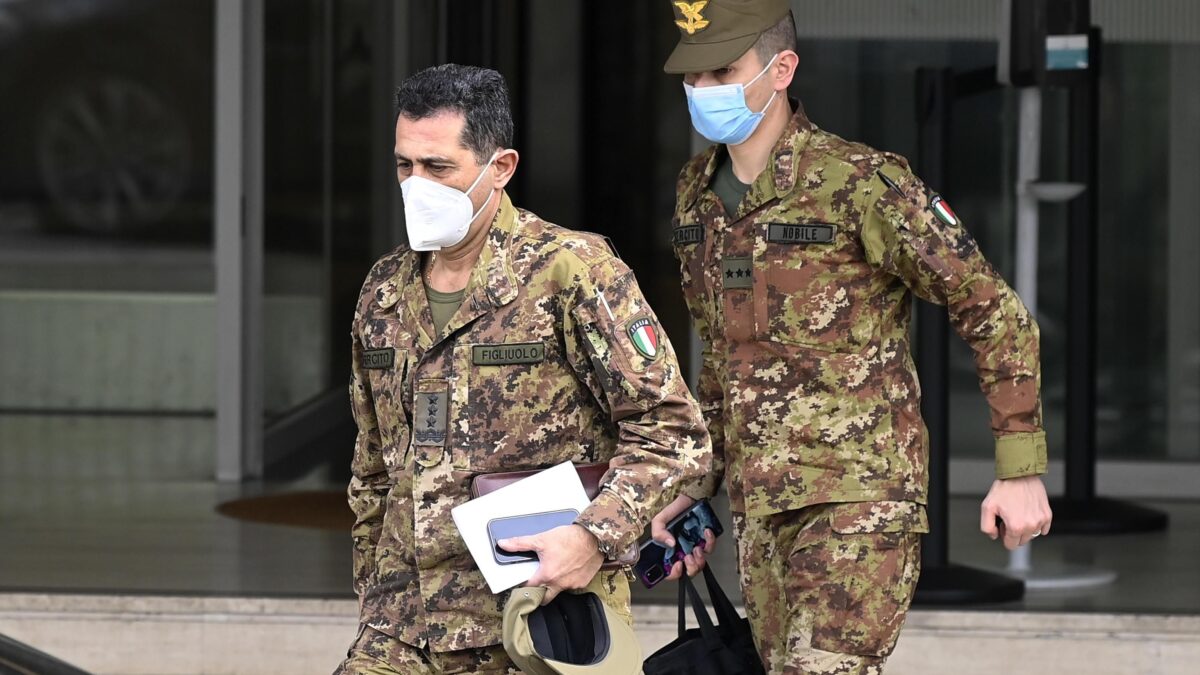 Per i vaccini con i soldati mobilitiamo pure le Poste