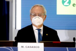 Maurizio Casasco: «Se la burocrazia non intralcia i dipendenti li vacciniamo noi»