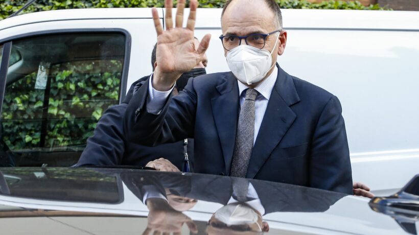 Letta usa la scusa delle quote rosa per fare le purghe. E il Pd si ribella