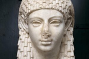 La bellezza di Cleopatra è solo mito. Ma con la seduzione soggiogò Roma