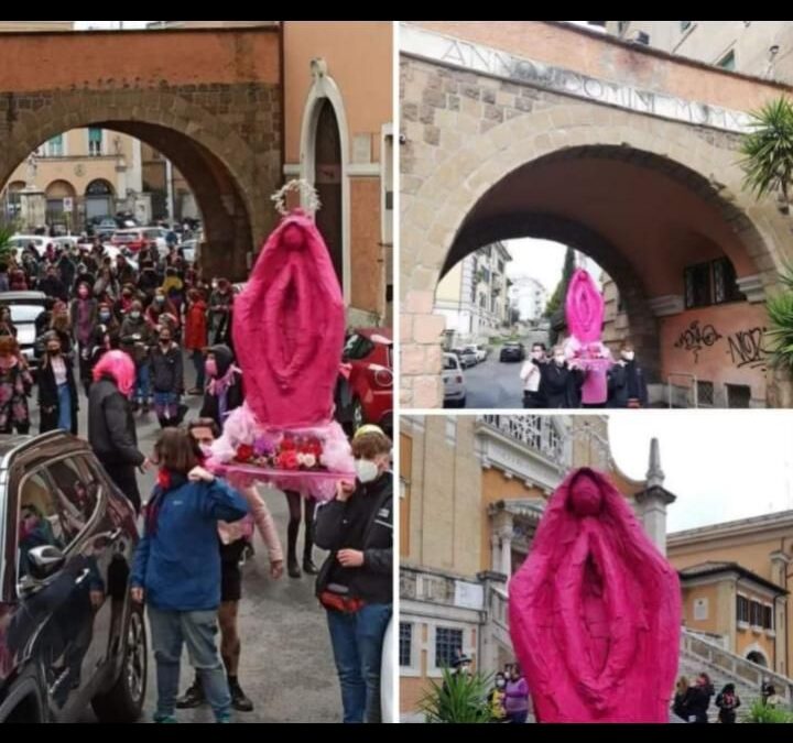 Blasfemia Piazza Sempione: «Le femministe attaccano violentemente una donna e proprio oggi»