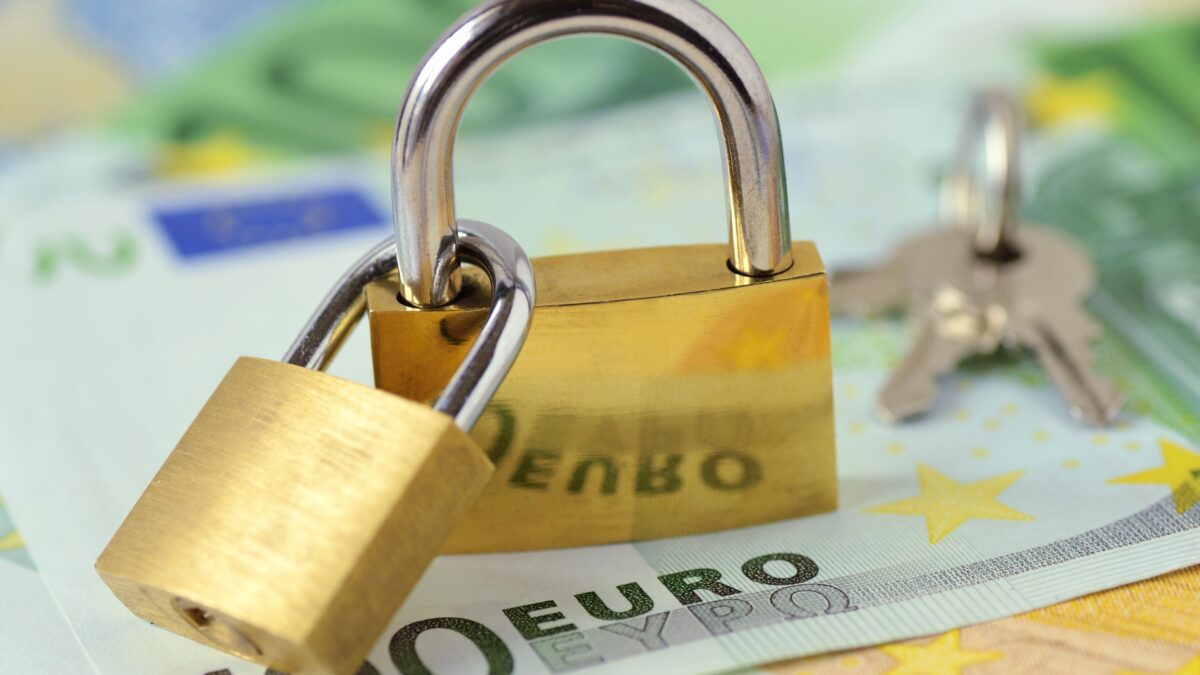 Adesso le banche mettono la tassa sul conto corrente